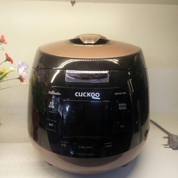 Khám phá các tính năng của nồi cơm điện tử Cuckoo CRP-M112FG 1.8 Lít