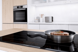So sánh chọn mua bếp từ Bosch PMI968MS hay Canzy CZ 702I