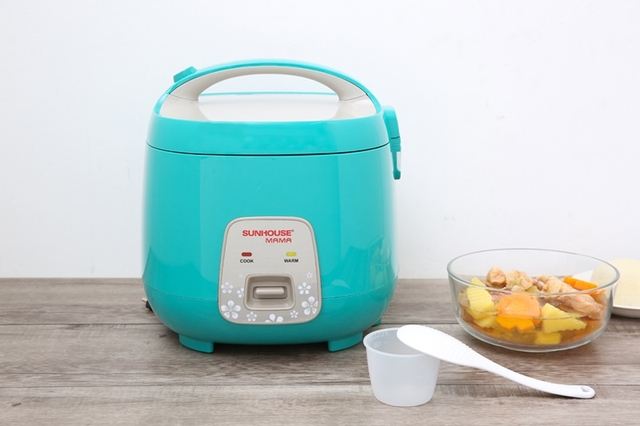 So sánh 2 nồi cơm điện Sunhouse SHD8658G và SHD8652G 1.8 lít