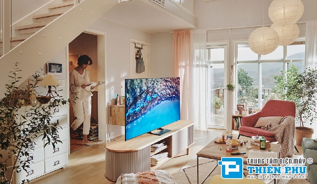 Smart tivi Samsung 43 inch 4K UA43U8500FKXXV giá bao nhiêu? Dùng tốt không?