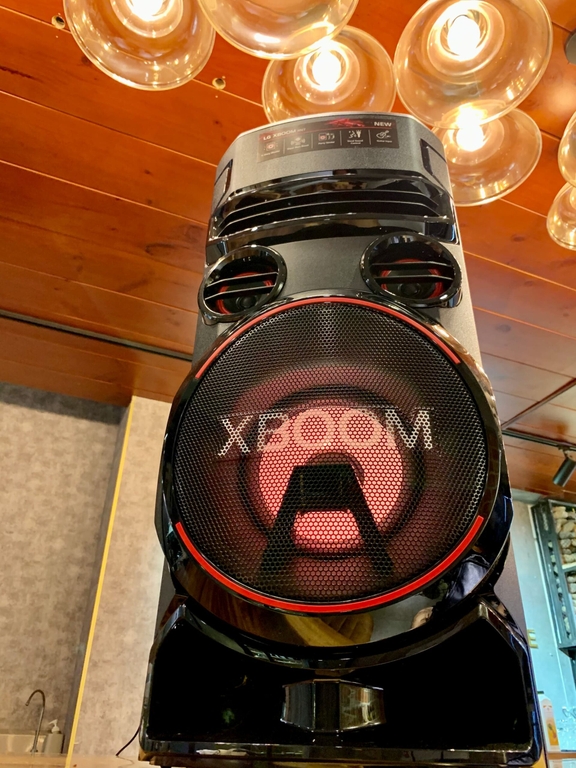 Phá “băng” mọi bữa tiệc với dòng Loa Kéo LG XBOOM RN7 500W