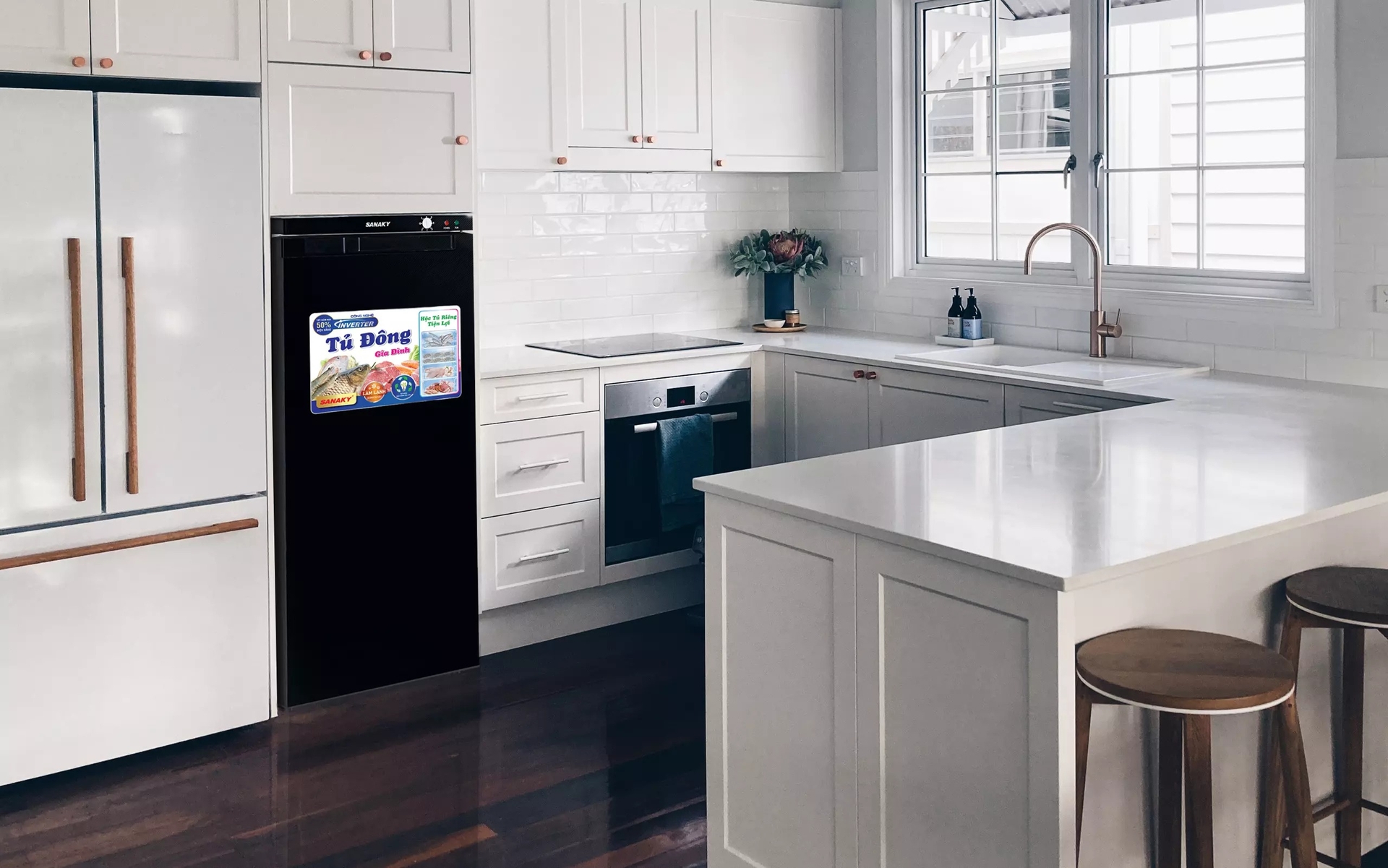 Thiết kế nhỏ gọn dễ dàng sử dụng, bền bỉ với tủ đông đứng Sanaky VH-180VD3
