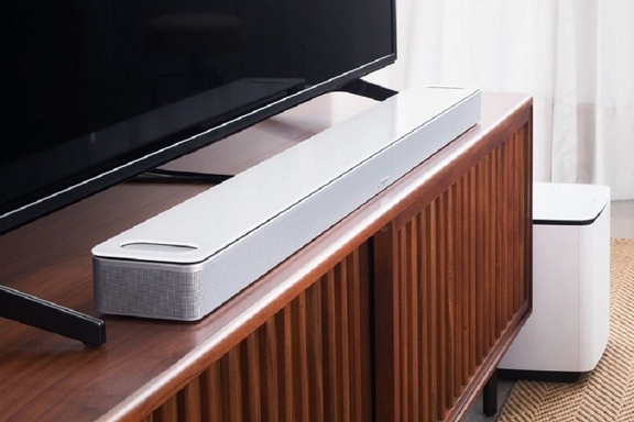 Có cần mua thêm soundbar cho tivi Samsung UA75U8500HKXXV 75 inch 4K không?