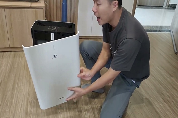 Nhà có trẻ nhỏ, nuôi thú cưng? Xem ngay lý do nên chọn máy lọc không khí Panasonic F-PXT50A