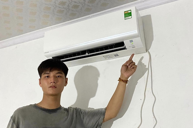 Nên mua điều hòa Mitsubishi 9000 SRK09CTR-S5 hay điều hòa Daikin FTF25XAV1V?