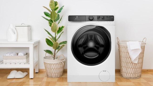 Máy giặt Electrolux inverter EWF1343R7WC đáng mua nhất 2025 – Tiết kiệm điện, bền bỉ, tiện ích