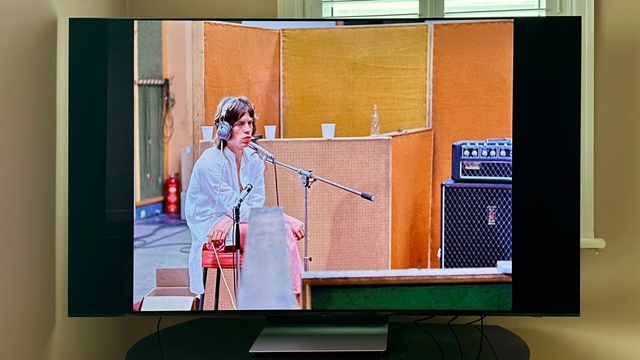 Lý do tivi Samsung OLED 55 inch QA55S90FAKXXV xứng đáng mức giá