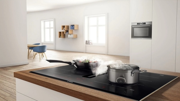 Đánh giá chi tiết Bếp Từ Kết Hợp Hút Mùi Bosch PXX875D67E 4 Vùng Nấu Series 8