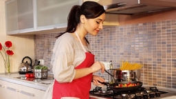 Hướng dẫn sử dụng máy hút mùi Electrolux EFC735SAR hiệu quả