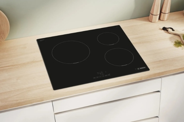 Review Bếp từ Bosch PUC611BB5E Seri 4 2025 Thiết kế sang, nấu nhanh, tiết kiệm điện