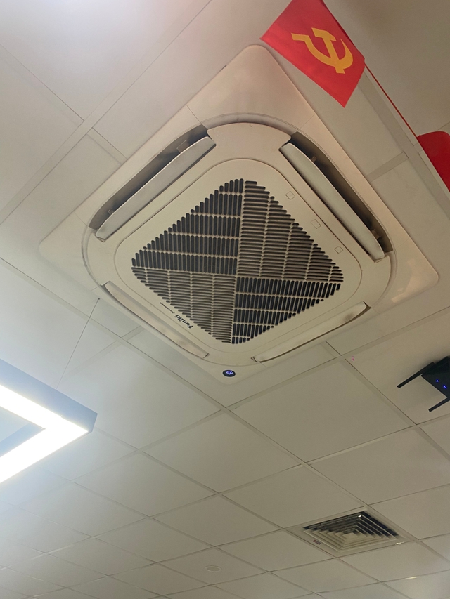 3 chiếc điều hòa âm trần – áp trần dành cho quán ăn, nhà hàng, khách sạn