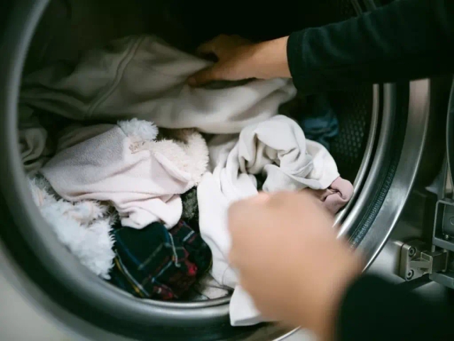 Máy giặt sấy Electrolux giá rẻ EWW1023P5SC có thực sự đáng tiền với công nghệ UltraMix và FullWash 45?