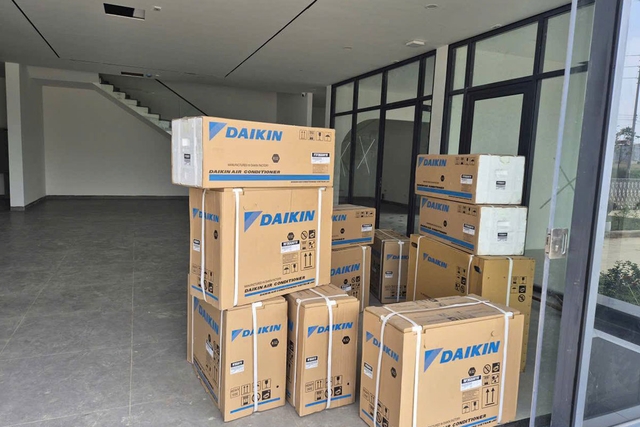Ai nên chọn mua điều hòa Daikin 12000btu 1 chiều FTF35XAV1V giá rẻ?