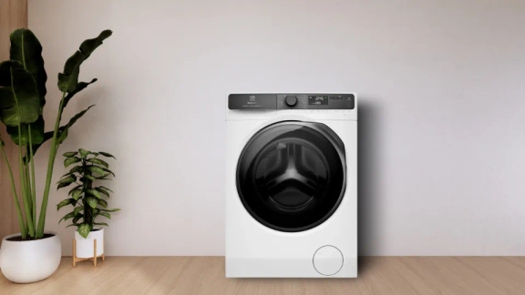 Máy giặt Electrolux 11kg EWF1143R7WC giá “mềm như bún” nhưng chất lượng