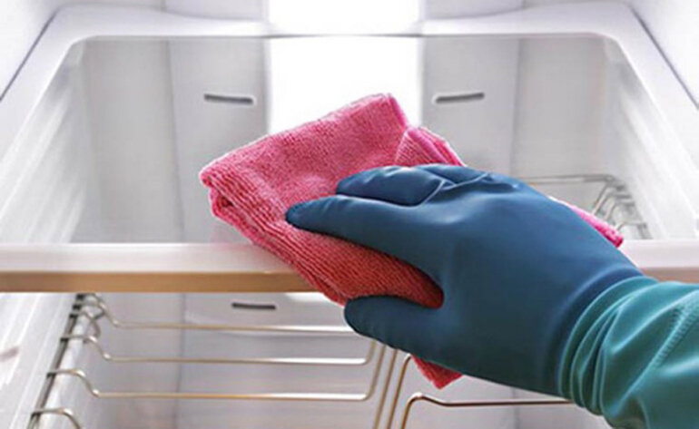 Vệ sinh tủ lạnh bằng giấm