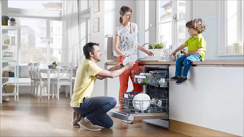 Tại sao nên lựa chọn máy rửa bát để làm êm ấm nhà cửa