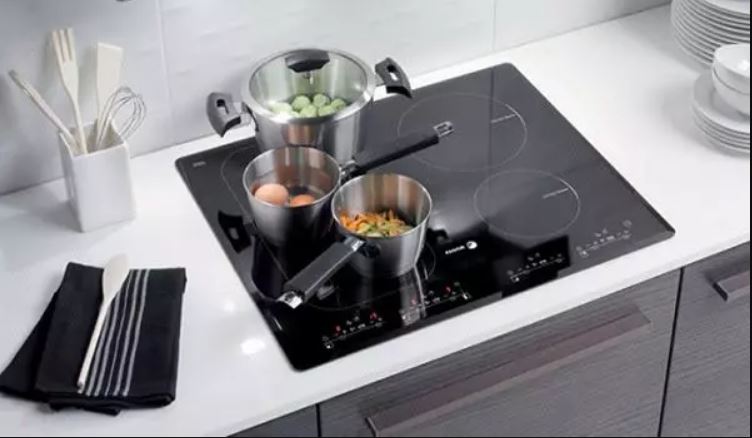 Bếp từ bosch 5 vùng nấu phù hợp với không gian căn bếp có diện tích từ 51 x 880 x 490 – 500 mm.