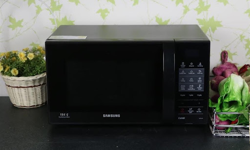 Lò Vi Sóng Samsung 21 lít CE73J-B vật dụng không thể thiếu trong căn bếp hiện đại