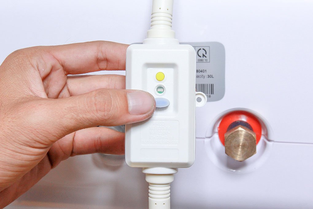Bình nóng lạnh Rossi Moletty RMY-22SQ mang nguồn nước nóng đến cho mọi nhà