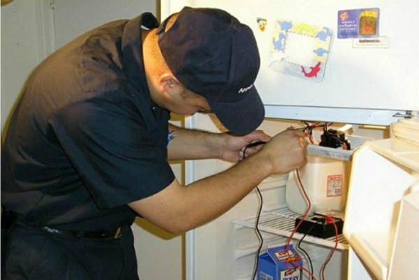 Tủ lạnh phát ra tiếng ồn nguyên nhân do đâu và cách khắc phục