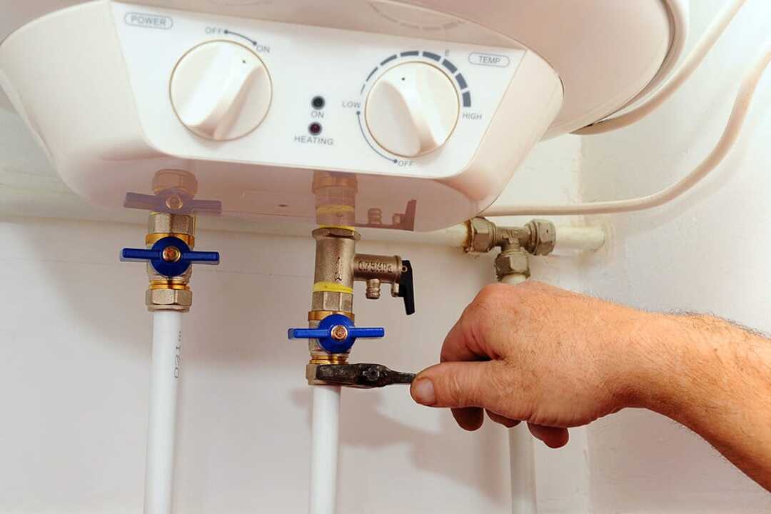 Cách xử lý bình nóng lạnh chảy nước đơn giản tại nhà mà bạn không thể bỏ qua
