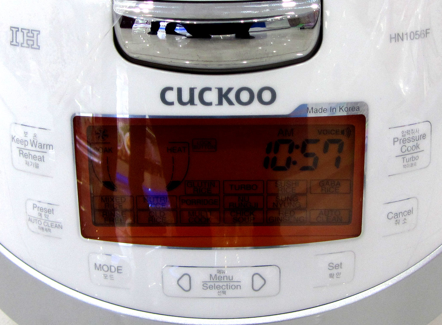 Nồi cơm điện Cuckoo CRP-HN1056F - " trợ lý " nấu ăn cho các chị em hiện đại