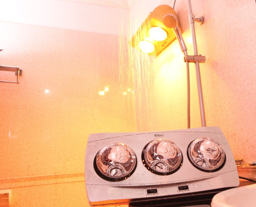 Đèn sưởi nhà tắm Hans 3 bóng H3B- sáng bừng không gian phòng tắm với 3 bóng trắng công suất lớn