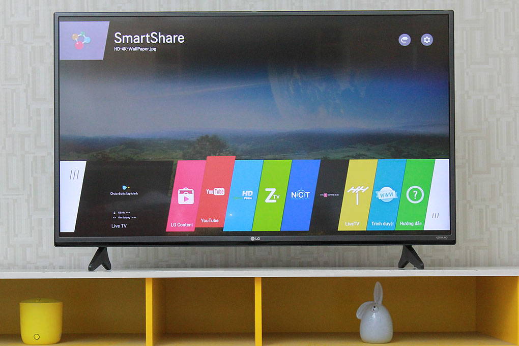 Smart Tivi LG 49 inch 4K hiện đại giá rẻ
