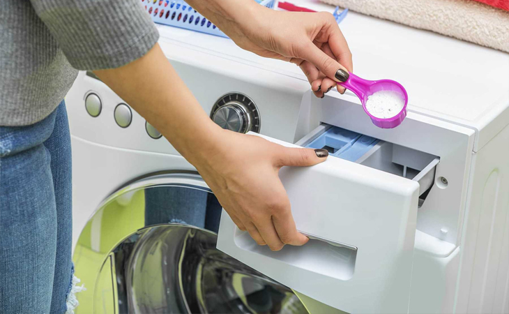 Nguyên nhân nào dẫn đến máy giặt bị trào bọt ra ngoài và cách khắc phục ngay tại nhà