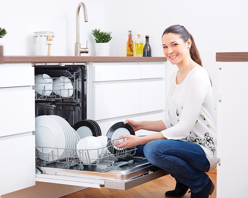 So sánh máy rửa bát Bosch và máy rửa bát Siemens đâu là sự lựa chọn hợp lý cho gia đình?