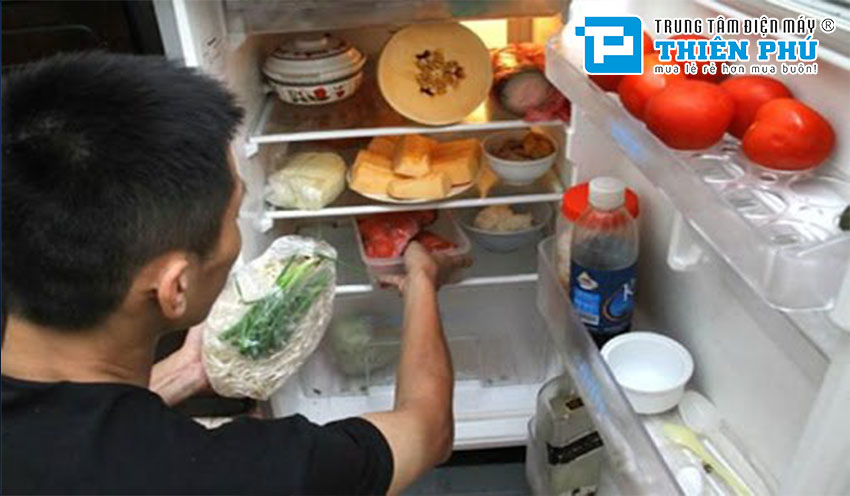 Có nên nhồi nhét quá nhiều thực phẩm vào tủ lạnh Toshiba GR-AG58VA(XK) không? 