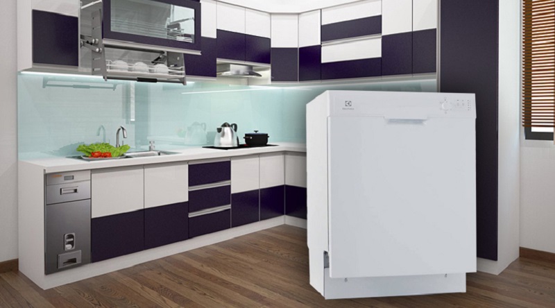 So sánh máy rửa bát Electrolux ESL5343LO và ESF5206LOW: Máy rửa bát 13 bộ loại nào tốt hơn?