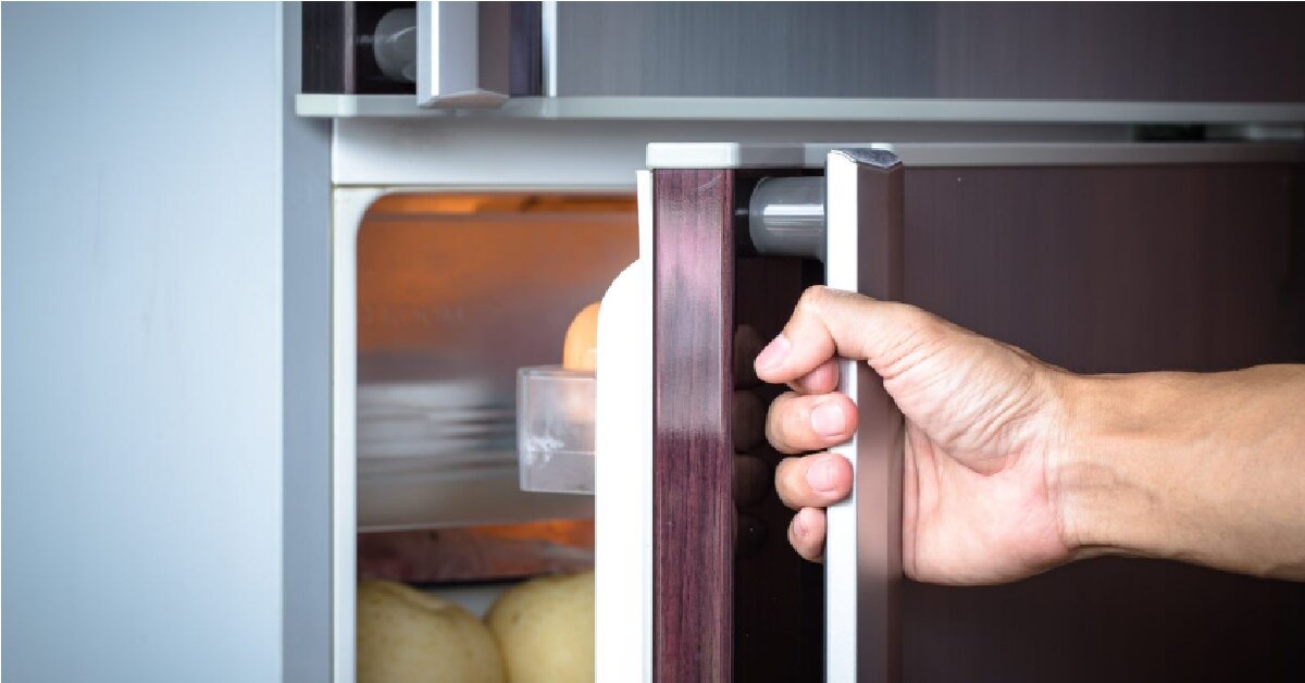 quên không đóng tủ lạnh hoặc mở ra quá nhiều lần
