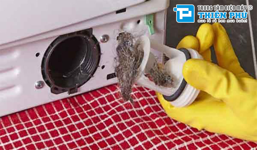Bộ lọc cặn của máy giặt Sharp Inverter nằm ở đâu? Có cần phải vệ sinh không?