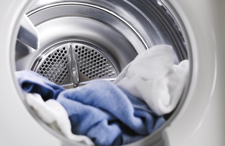Vệ sinh bộ cảm ứng trong máy sấy quần áo Electrolux