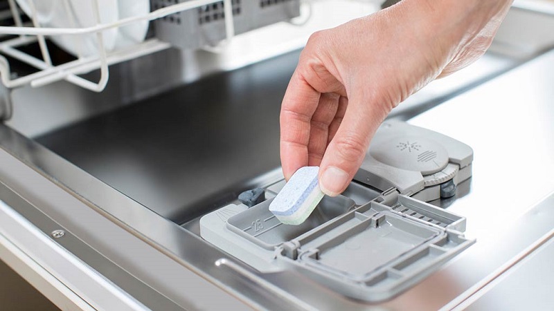 Cách đổ chất tẩy rửa vào máy rửa bát Bosch dễ như ăn kẹo