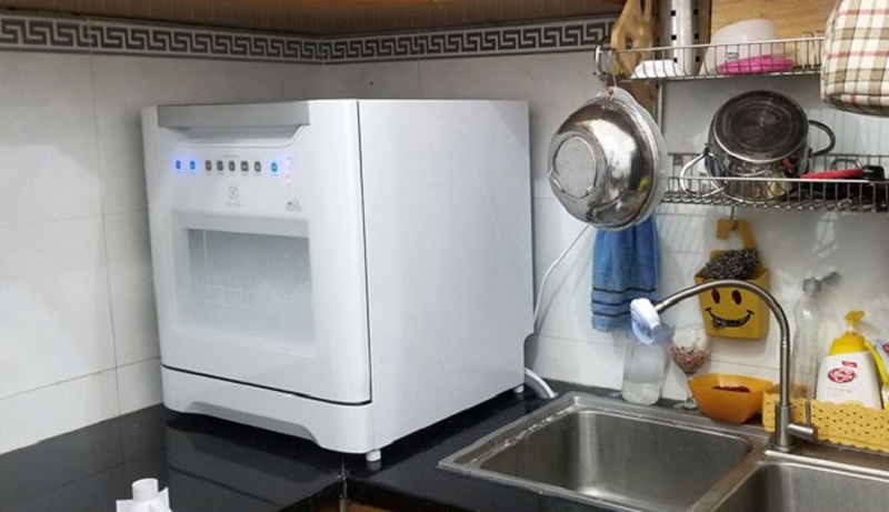Máy rửa bát Electrolux 8 bộ có sấy không?