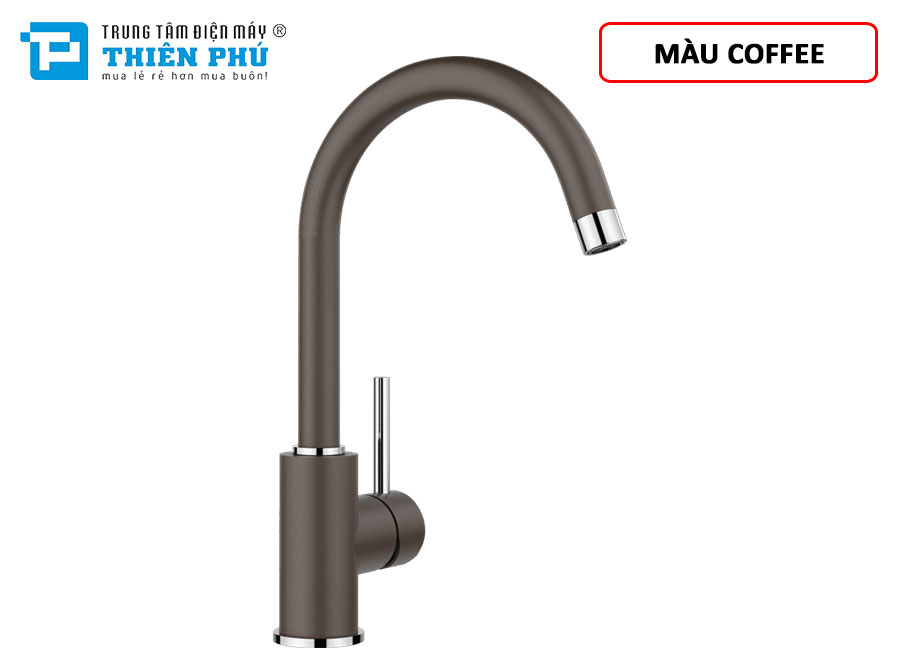 Személyazonosító igazolvány és bankkártya egy fehér háttéren, mint előfeltétel