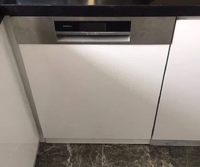 SMI8YCS03E - Máy rửa bát bán âm Bosch có sấy PerfectDry with Zeolith TỐT NHẤT?