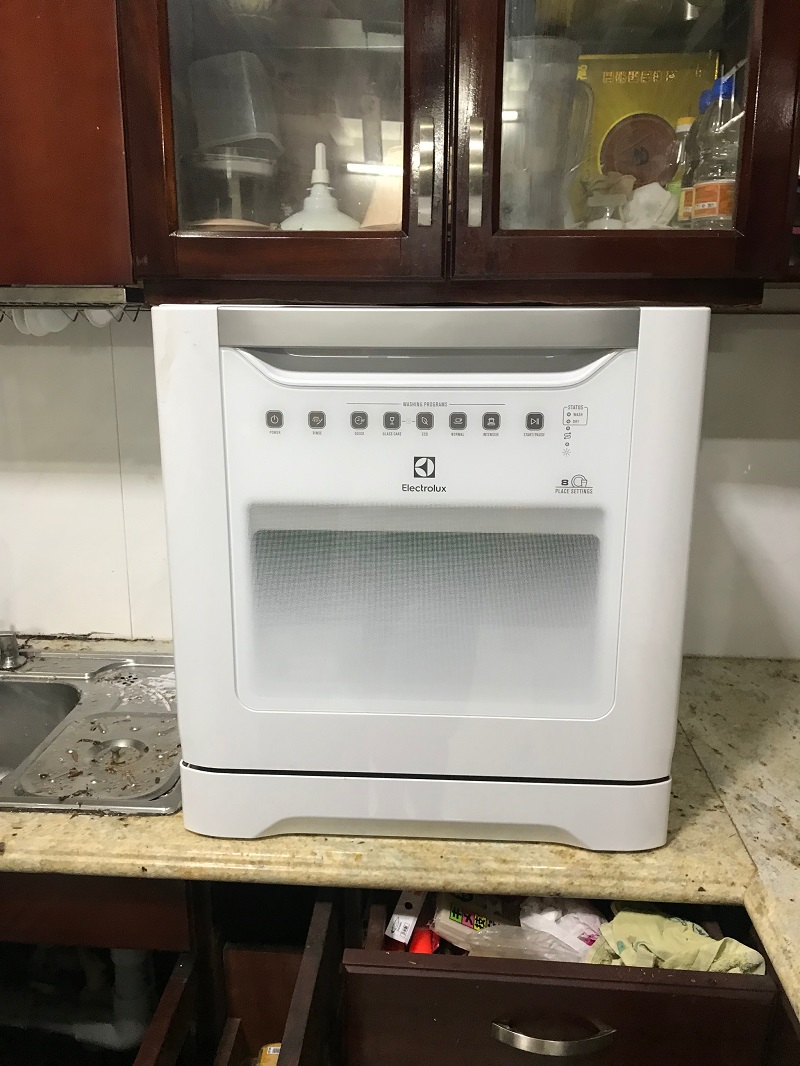 Cách xếp bát vào máy rửa bát Electrolux 8 bộ ESF6010BW chi tiết