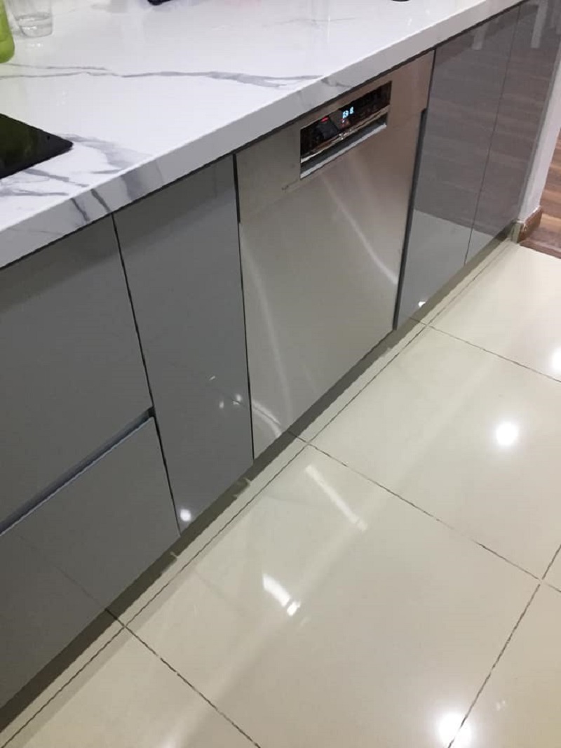 Máy rửa bát bán âm Bosch SMI8YCS03E có tính năng khóa trẻ em không?