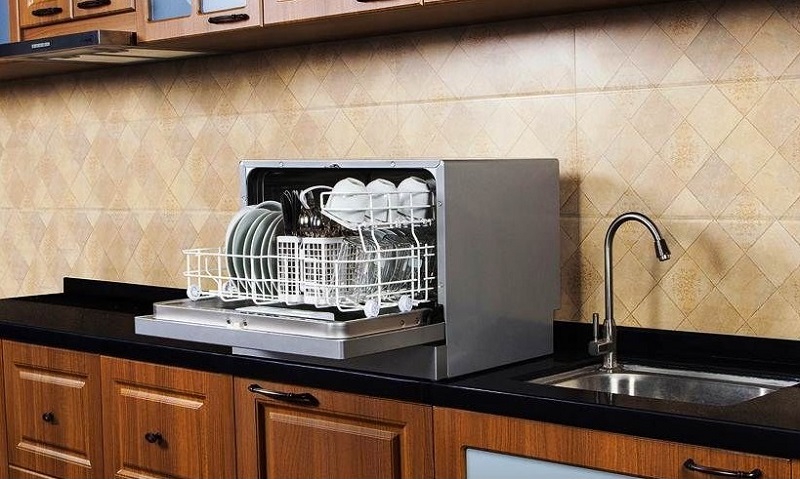Có máy rửa chén Bosch 16 bộ, serie 8 phân khúc đặt bàn nhỏ gọn không?