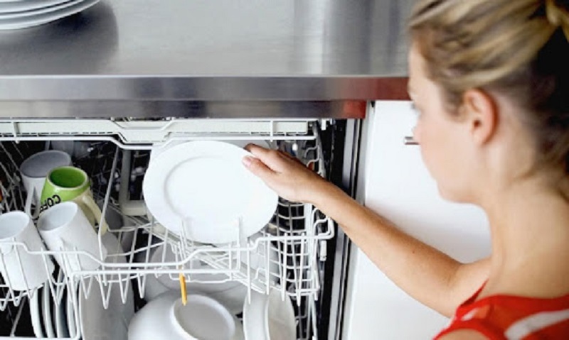Cách vệ sinh máy rửa bát Bosch Serie 8 SMV8YCX01E chi tiết tại nhà