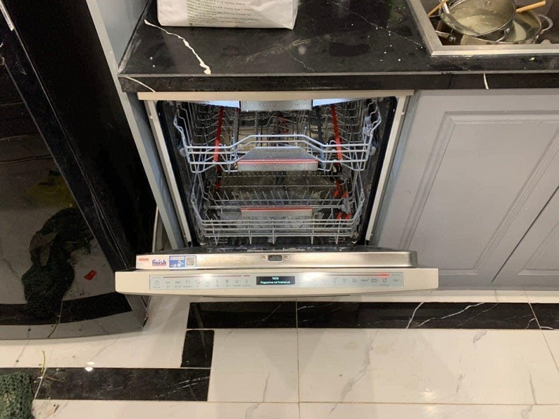 Có nên mua máy rửa bát âm tủ Bosch Serie 6 không? Tại vì sao?