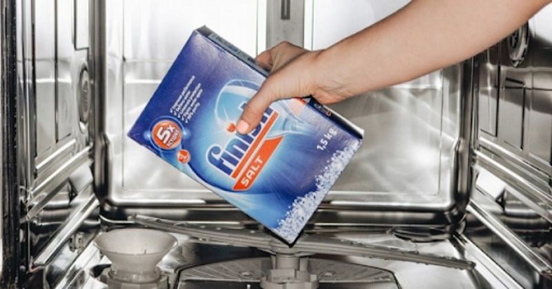 Cách chỉnh muối máy rửa bát Bosch Serie 4 SMS4IVI01P nhanh chóng dễ làm