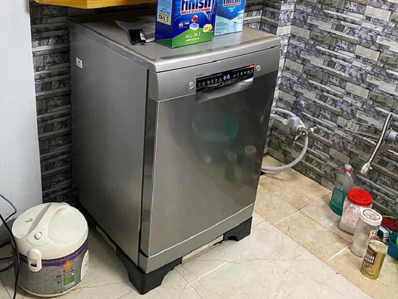 Ngân sách khoảng 15 triệu thì mua được máy rửa bát Bosch 13 bộ loại nào?