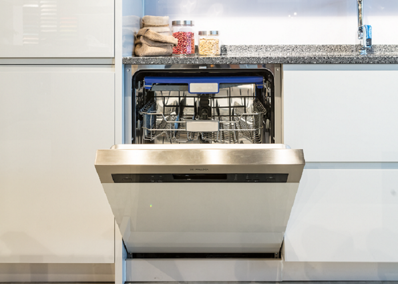 Giữa máy rửa chén âm tủ Malloca và Bosch: Nên mua máy rửa bát loại nào?