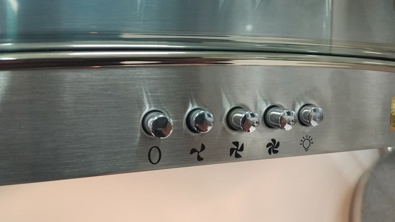Máy hút mùi nút nhấn cơ và cảm ứng: nên mua máy hút mùi loại nào tốt?