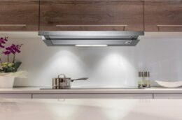 Review chất lượng máy hút mùi Bosch DHI923GSG chi tiết nhất