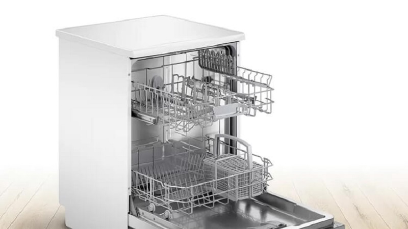 Máy rửa bát 3 giàn thường cao cấp hơn máy rửa bát 2 giàn